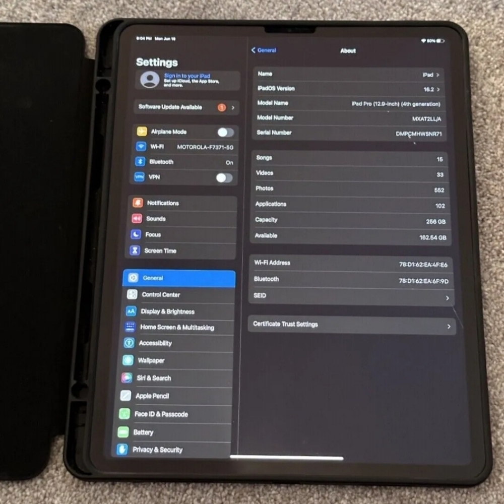 IPad Pro 4th Gen 12.9 Inch - Picture 2 of 3